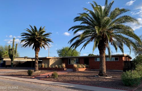 7365 Eastview Dr, Tucson AZ 85710-5519 exterior