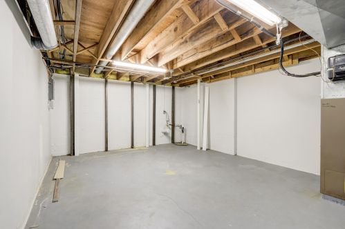 5592 27, Milwaukee WI 53221-4106 exterior