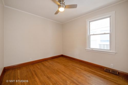 5415 Henderson St, Chicago IL 60657-2015 exterior