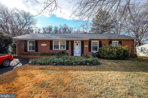 8108 Ashboro Dr, Alexandria, VA 22309-1308