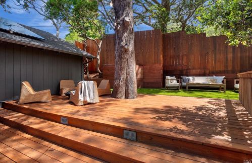 390 Lowell Ave, Mill Valley CA 94941-3846 exterior