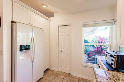 4870 Europa Dr, Naples FL 34105-5602 exterior