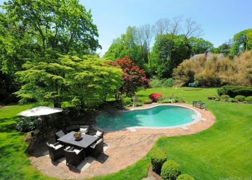 544 North St, Greenwich CT 06830-3450 exterior