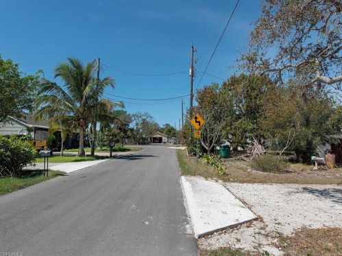 1024 Ridge St, Naples, FL 34103-4222