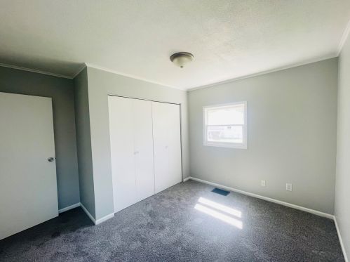 1246 Hollywood St, Grand Rapids MI 49505-3879 exterior