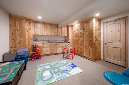 1340 Valley Ridge Dr, Sandy UT 84093-6653 exterior