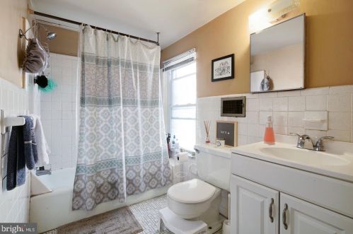 865 26 St, Philadelphia PA 19146-4402 exterior