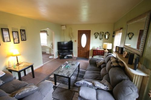 1672 Elderslee Rd, Pittsburgh, PA 15227-3717