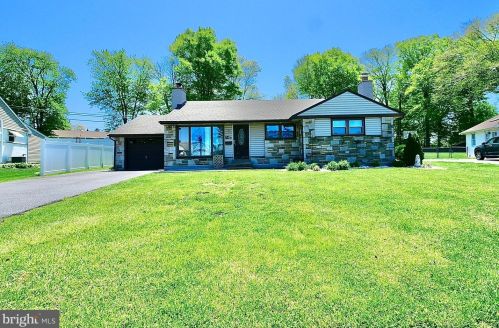 240 Gerald Dr, Chester, PA 19014-1717