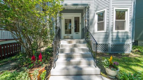 1832 Greenleaf Ave, Chicago, IL 60626-2304