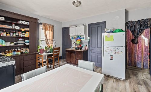 2861 7 St, Milwaukee WI 53215-3907 exterior