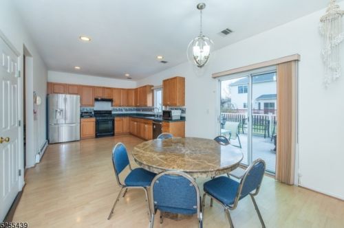 11 Chadd Ct, Parsippany NJ 07054-2950 exterior