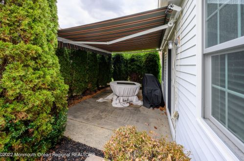 13 Grosunor Ct, Jackson Twp NJ 08527-3973 exterior