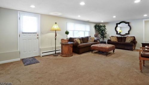 29 Archbridge Ln, Springfield NJ 07081-2746 exterior