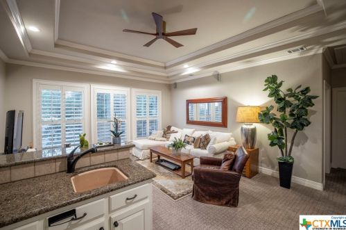 2763 Frontier, Spring Branch TX 78070-5949 exterior