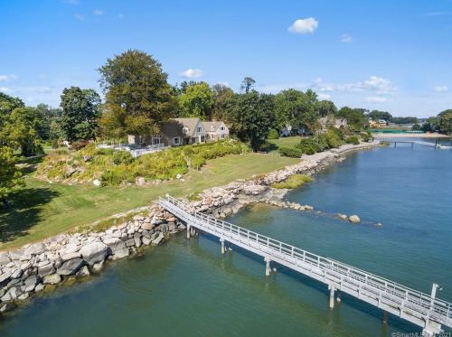 16 Nathan Hale Dr, Norwalk, CT 06854-5004