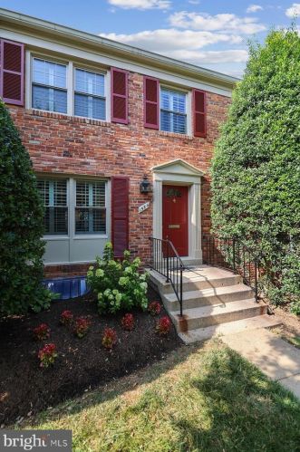 1584 Dunterry Pl, Mc Lean, VA 22101-4332