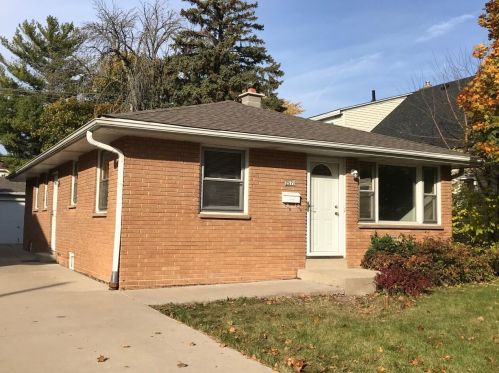 2571 68th St, Milwaukee, WI 53219-2614