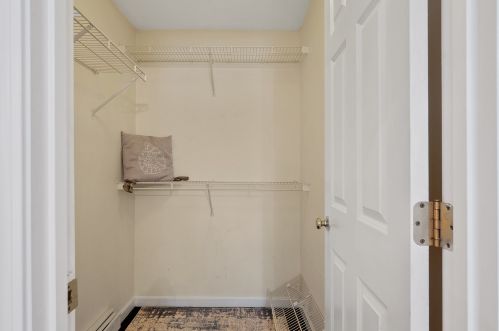 297 Main St, Seabrook NH 03874-4621 exterior