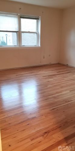 197 Evergreen Rd, Edison NJ  08837-2452 exterior