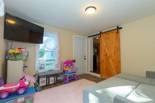 1414 Hartford Pike, Killingly CT 06241-1533 exterior