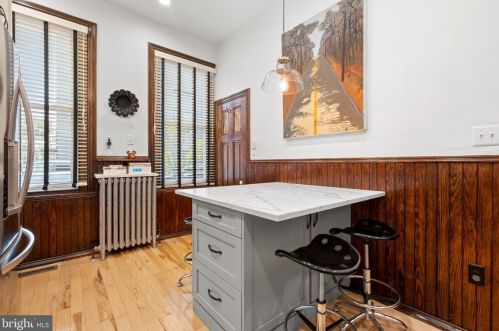 526 Girard Ave, Philadelphia PA 19130-1617 exterior