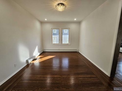 367 Maitland Ave, Teaneck NJ  07666-3027 exterior