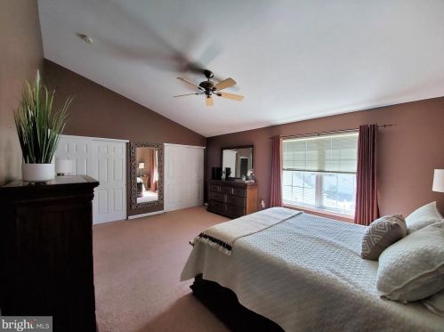 52 Steeplechase Cir, Chester PA 19014-1463 exterior