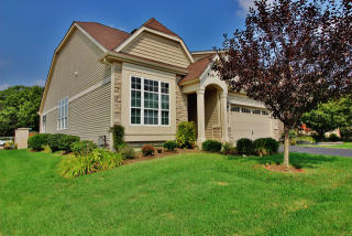 1652 Briarheath Dr, Aurora IL  60505-5548 exterior