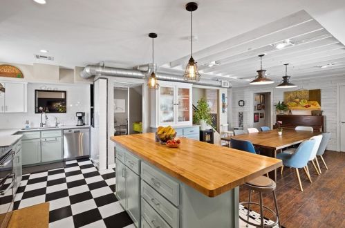 2409 Comburg Castle Way, Austin TX 78748-5259 exterior