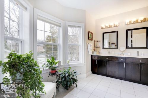 5536 30 Pl, Washington DC 20015-1209 exterior