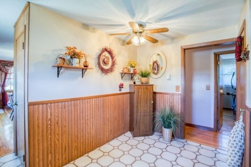 203 Murphy Ln, Chicopee MA 01020-4837 exterior