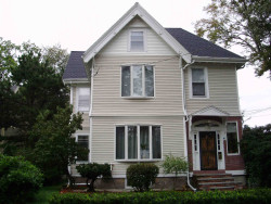 113 Hancock St, Newton, MA 02466-2217