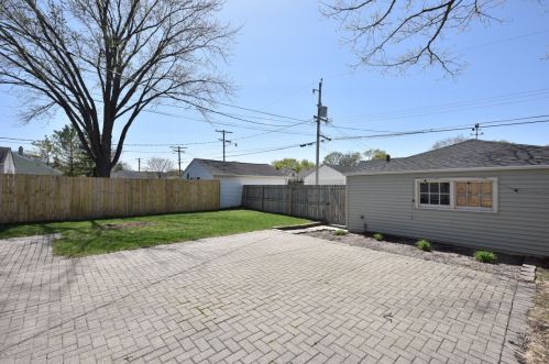 3049 83rd St, Milwaukee WI  53219-2715 exterior