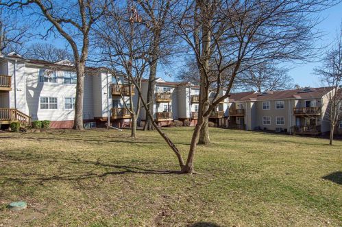 1506 Oriole Ln, Saint Louis MO 63144-1110 exterior