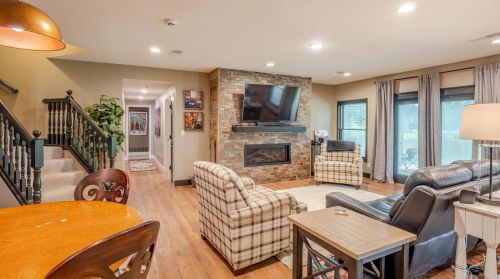 572 Spring Cave Rd, Spring Bluff MO exterior