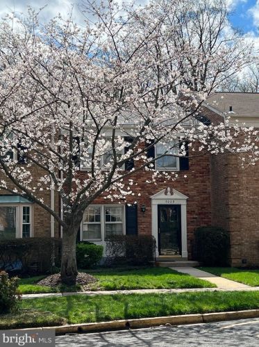 7029 Alicent Pl, Mc Lean, VA 22101-4314