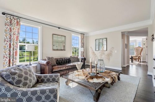 23073 Creighton Farms Dr, Leesburg VA 20175-6491 exterior