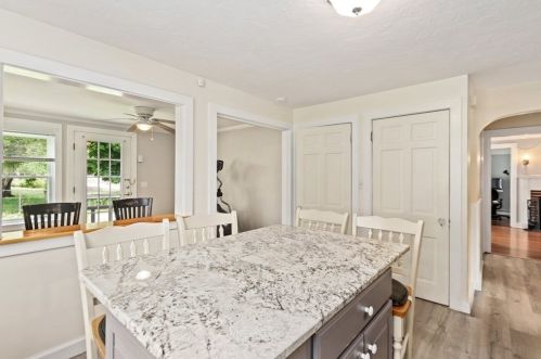 58 Farrar Ave, Worcester MA 01604-3219 exterior