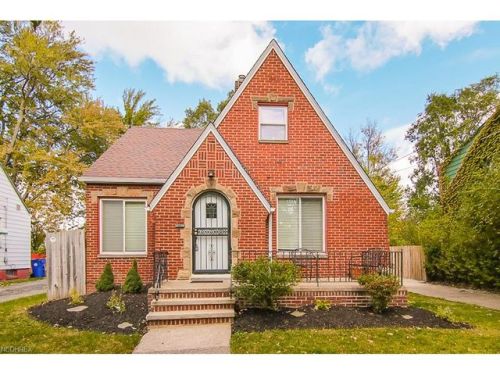 16700 Melgrave Ave, Cleveland OH  44135-4411 exterior