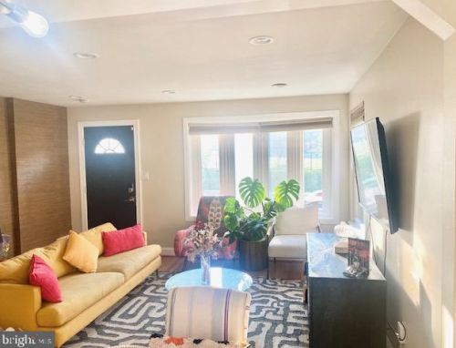 5727 6th St, Washington DC  20011-6201 exterior