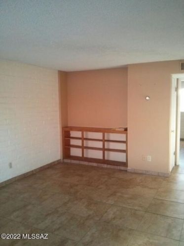 3241 Monte Vis Dr, Tucson AZ 85712-1630 exterior