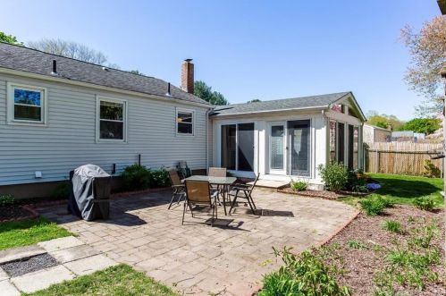 13 Alaimo Dr, Enfield CT 06082-5013 exterior