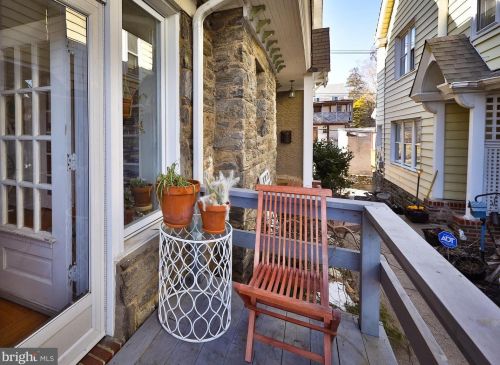 425 Gln Echo Rd, Philadelphia PA 19119-2915 exterior