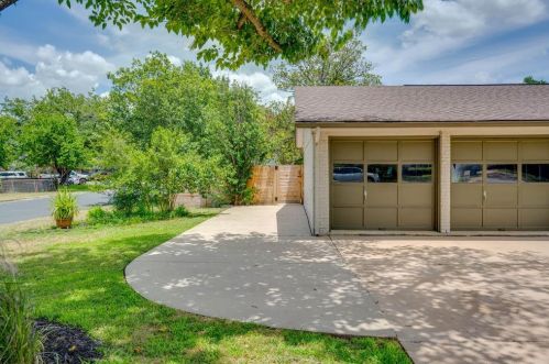 5405 Fairmont Cir, Austin TX 78745-2757 exterior