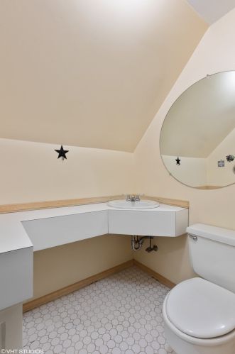 1014 Oakdale Ave, Chicago IL 60618-7324 exterior