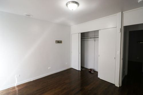 6500 Eberhart Ave, Chicago IL 60637-3206 exterior