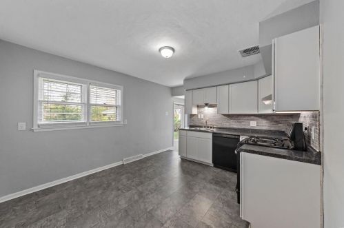 8558 Ardelia Ave, Saint Louis MO 63114-4408 exterior