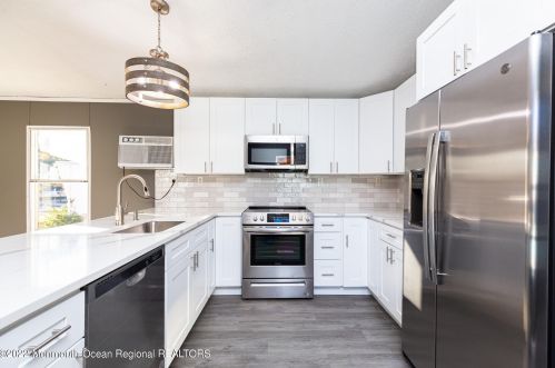 40 Alissa Ter, Jackson Twp, NJ 08527-3117