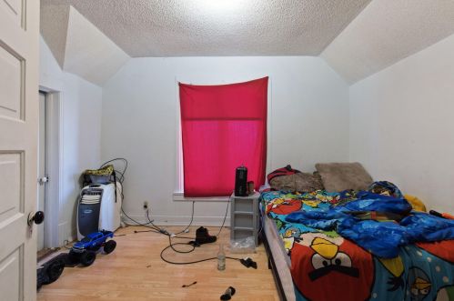 1370 Edgerton St, Saint Paul MN 55130-3430 exterior